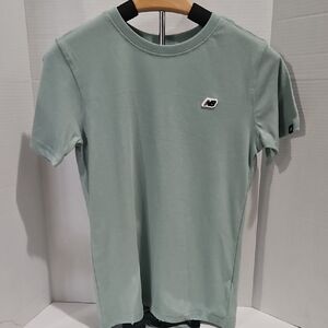 New Balance boys's Green T-Shirt Size 12